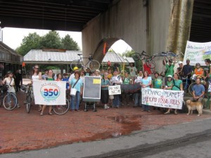 Moving Planet parade at Forest Hills Station
